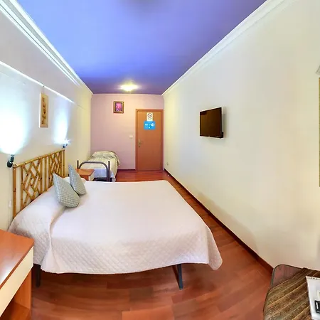 Auberge de jeunesse Agata *