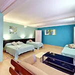 Agata Hostel *